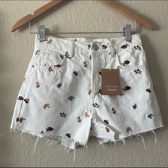 Reformation fruit loops Charlie high rise shorts - Picture 5 of 5